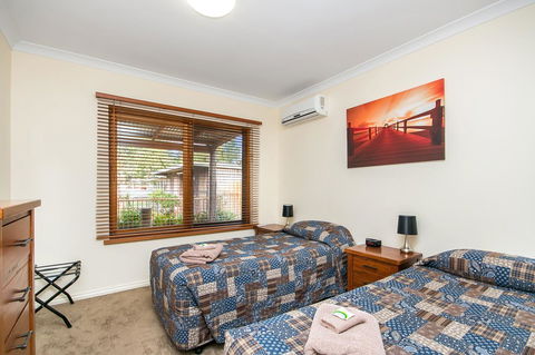 Coranda Lodge - Accommodation Main Beach 15