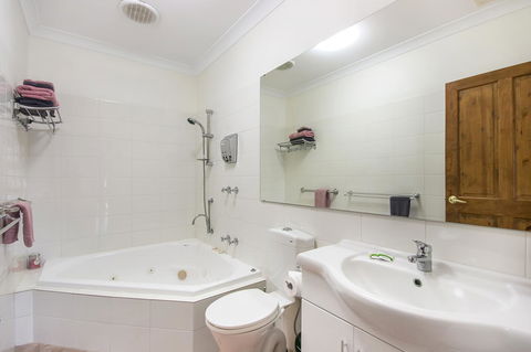 Coranda Lodge - Accommodation Main Beach 21