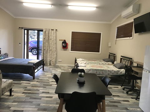 Sabai Accommodation - Accommodation Main Beach 8