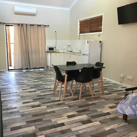 Sabai Accommodation - Accommodation Main Beach 4
