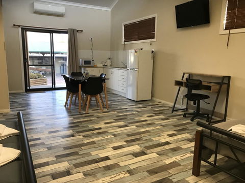 Sabai Accommodation - Accommodation Main Beach 7