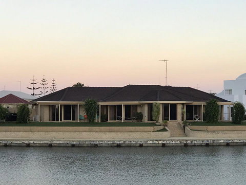 LA ANCHOR ON THE CANALS (MANDURAH) - Accommodation Main Beach 16
