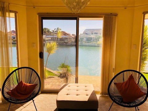 LA ANCHOR ON THE CANALS (MANDURAH) - Accommodation Main Beach 3