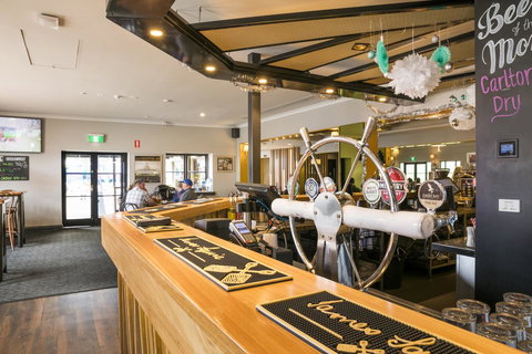 Nightcap At The Ship Inn - Accommodation Main Beach 13