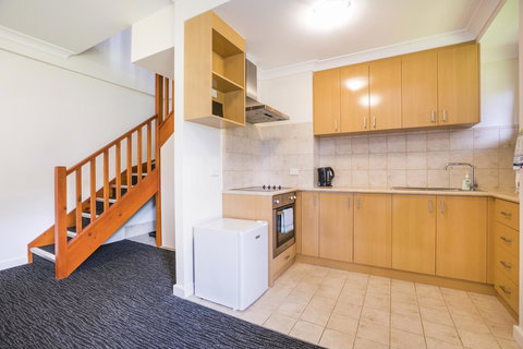 Nightcap At The Ship Inn - Accommodation Main Beach 19