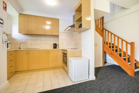 Nightcap At The Ship Inn - Accommodation Main Beach 24