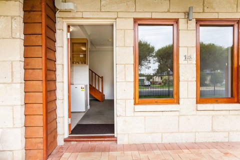 Nightcap At The Ship Inn - Accommodation Main Beach 44