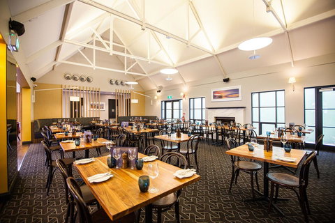 Nightcap At The Ship Inn - Accommodation Main Beach 9