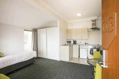 Nightcap At The Ship Inn - Accommodation Main Beach 32