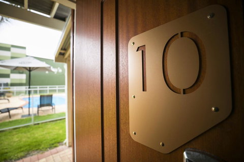 Nightcap At The Ship Inn - Accommodation Main Beach 25