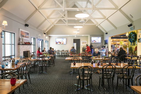 Nightcap At The Ship Inn - Accommodation Main Beach 39