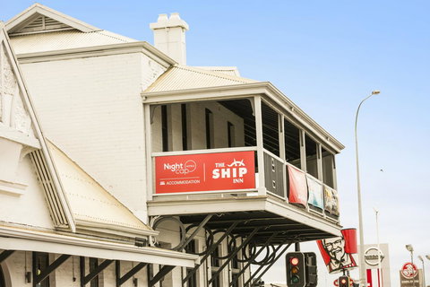 Nightcap At The Ship Inn - Accommodation Main Beach 38