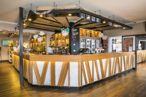 Nightcap At The Ship Inn - Accommodation Main Beach 8