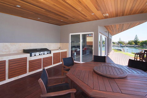 Oceans Edge - Busselton - Accommodation Main Beach 3