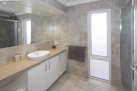 Oceans Edge - Busselton - Accommodation Main Beach 4