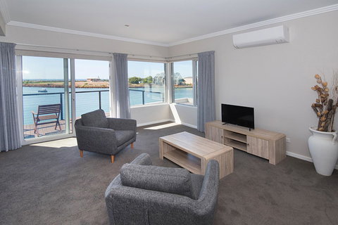 Oceans Edge - Busselton - Accommodation Main Beach 6
