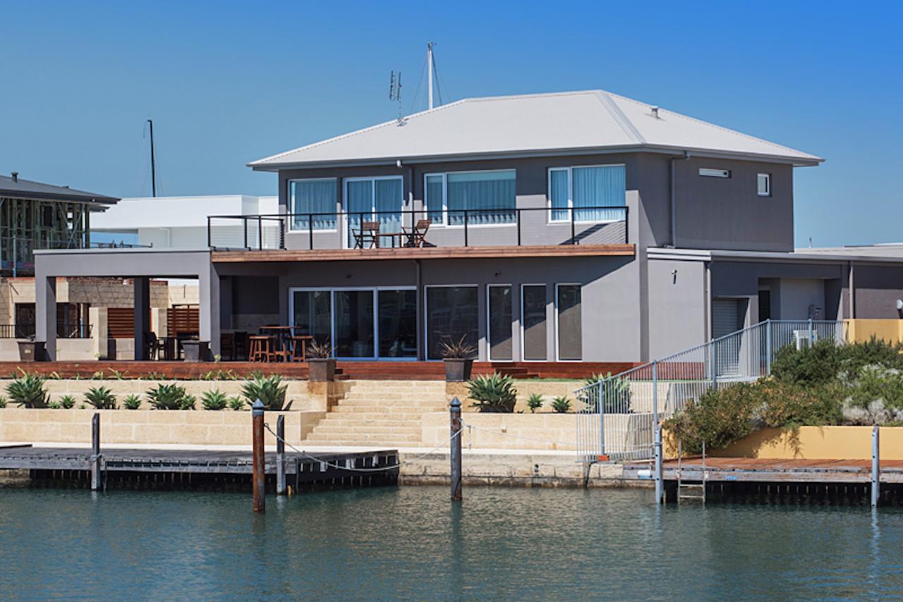 Geographe WA Accommodation Main Beach