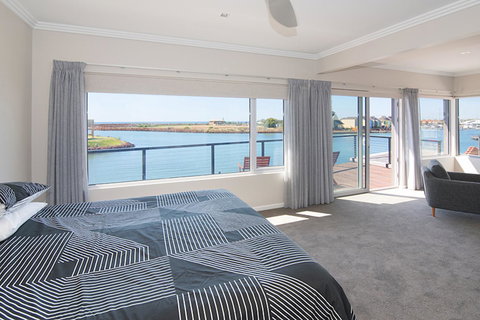 Oceans Edge - Busselton - Accommodation Main Beach 5