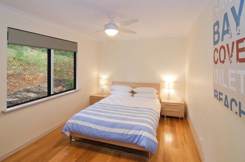 Tranquility - Accommodation Main Beach 4