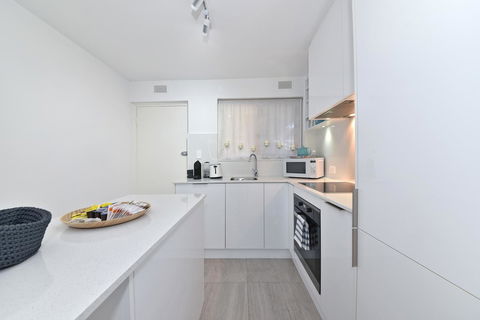 Cottesloe Apartment Close To Beach - Accommodation Main Beach 3