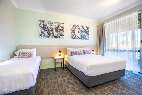 Nightcap At Wanneroo Tavern - Accommodation Main Beach 2