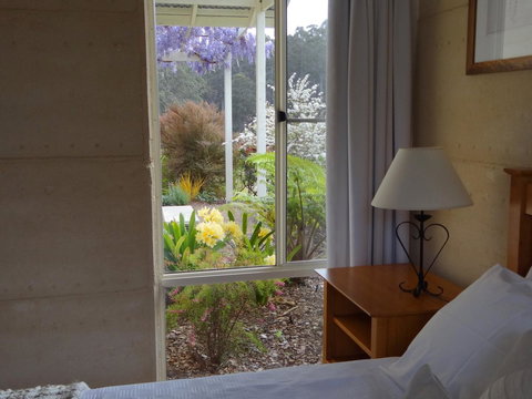 Big Brook Retreat - Accommodation Main Beach 2