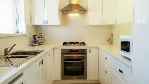 Island View Villas - Accommodation Main Beach 2