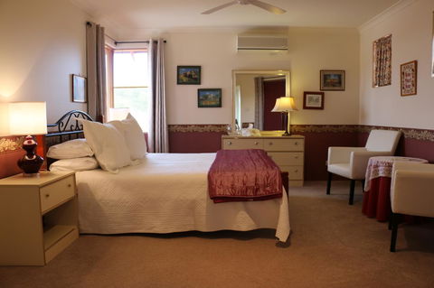 Crossland House - Accommodation Main Beach 16