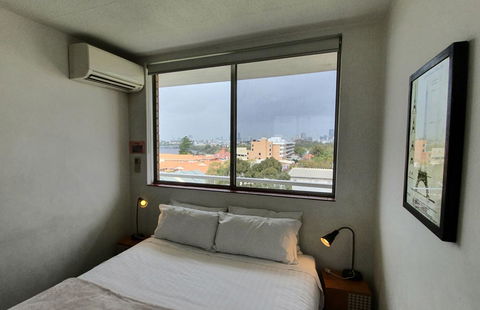 Lawley Luxury Views - Perth City, Swan River - Accommodation Main Beach 12