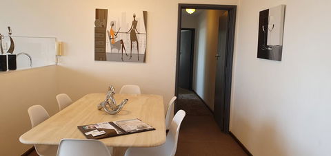 Lawley Luxury Views - Perth City, Swan River - Accommodation Main Beach 14
