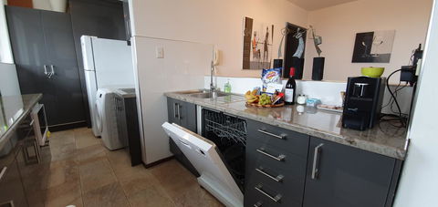 Lawley Luxury Views - Perth City, Swan River - Accommodation Main Beach 16