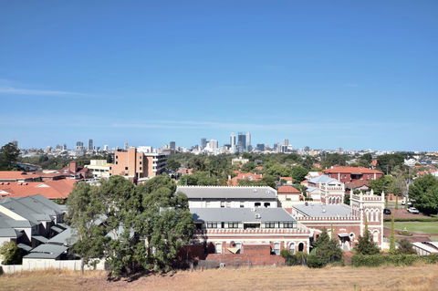 Lawley Luxury Views - Perth City, Swan River - Accommodation Main Beach 31