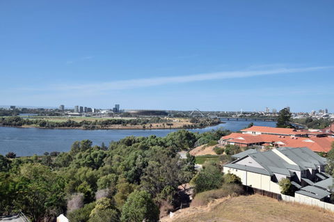 Lawley Luxury Views - Perth City, Swan River - Accommodation Main Beach 34