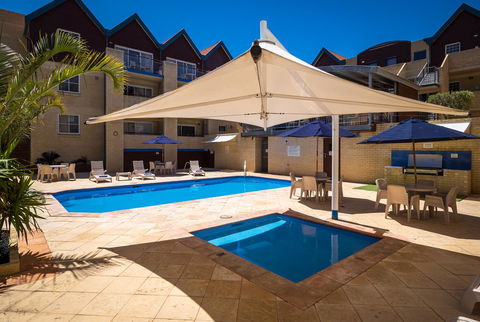 Hillarys Harbour Resort - Accommodation Main Beach 2
