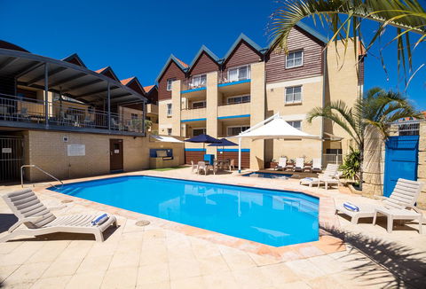Hillarys Harbour Resort - Accommodation Main Beach 1