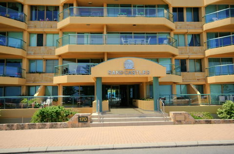 Sandcastles At The Beach Outstanding Location! - Accommodation Main Beach 0