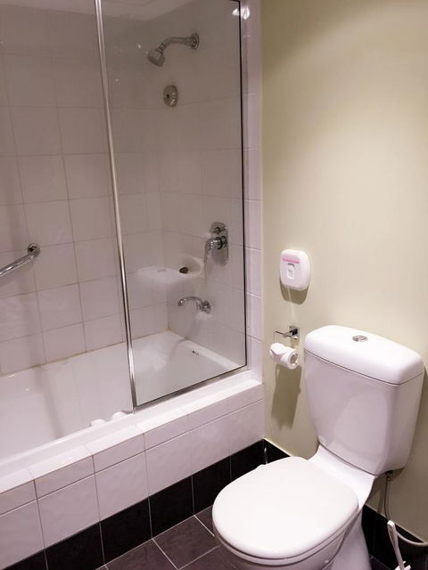 Joondalup City Hotel - Accommodation Main Beach 13