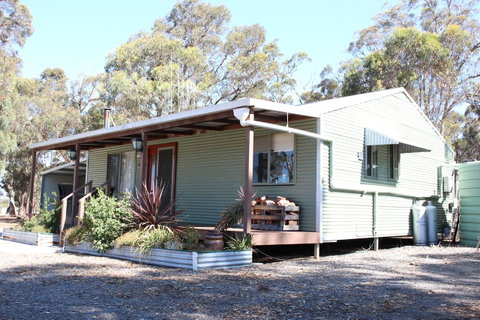 Kendenup Cottages And Lodge - Accommodation Main Beach 30