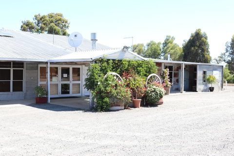 Kendenup Cottages And Lodge - Accommodation Main Beach 33