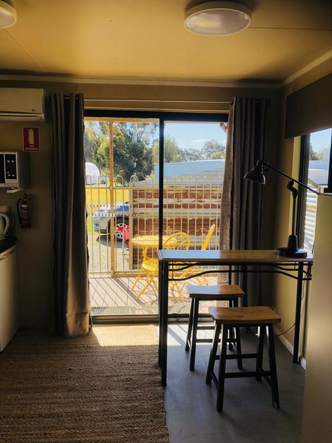 Kendenup Cottages And Lodge - Accommodation Main Beach 4