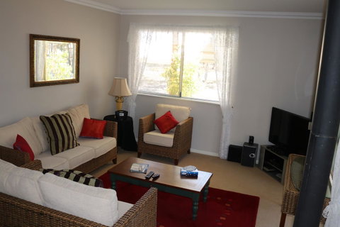 Kendenup Cottages And Lodge - Accommodation Main Beach 11