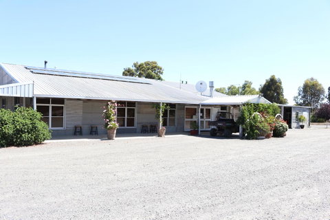 Kendenup Cottages And Lodge - Accommodation Main Beach 35