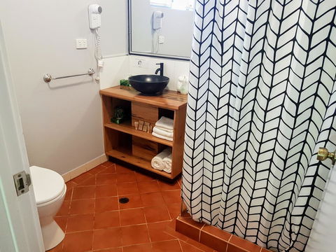 Adamsons Riverside Accommodation - Accommodation Main Beach 11