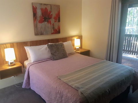 Adamsons Riverside Accommodation - Accommodation Main Beach 14