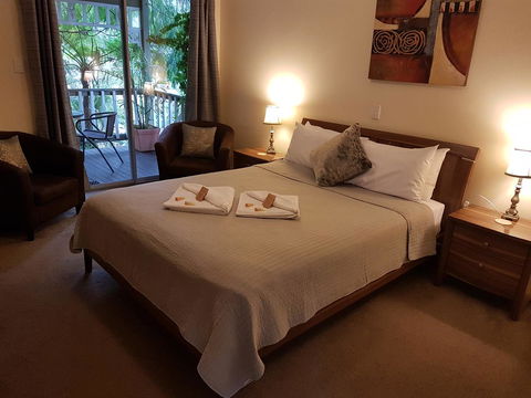 Adamsons Riverside Accommodation - Accommodation Main Beach 33