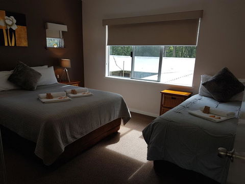 Adamsons Riverside Accommodation - Accommodation Main Beach 40