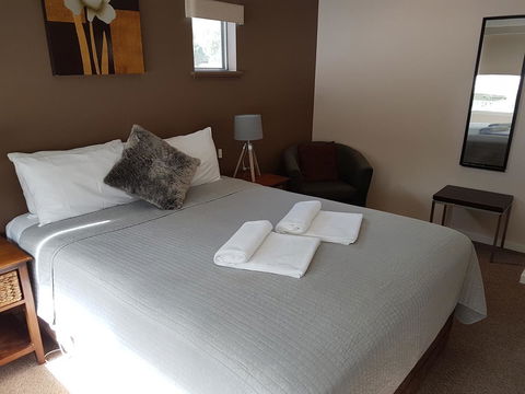 Adamsons Riverside Accommodation - Accommodation Main Beach 39