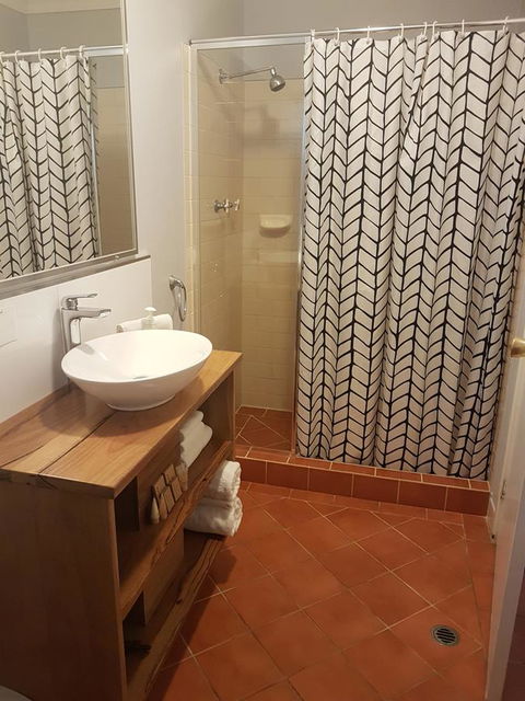 Adamsons Riverside Accommodation - Accommodation Main Beach 16