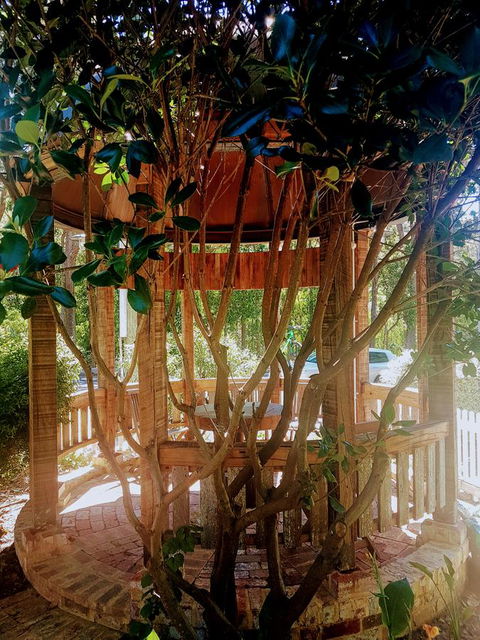 Adamsons Riverside Accommodation - Accommodation Main Beach 1
