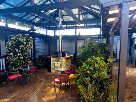 Adamsons Riverside Accommodation - Accommodation Main Beach 24